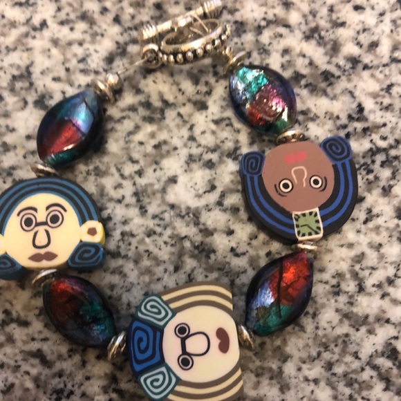 Many  Faces Bracelet - Picture 3 of 3